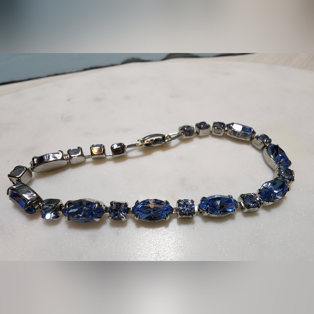Vintage Weiss Two-tone Blue Rhinestone Bracelet Silver-Tone Mid-century 50s–60s - Picture 12 of 17
